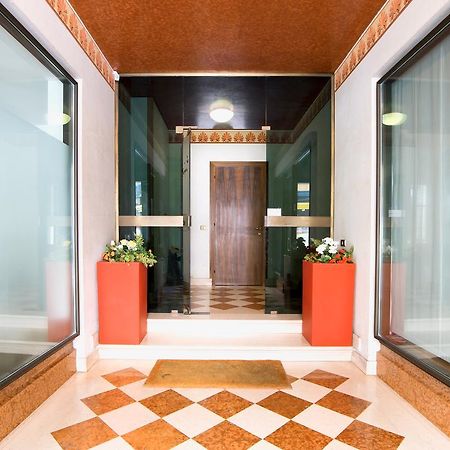 Holiday Treviso Suite Venezia Экстерьер фото